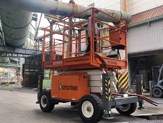 自走式シザースリフトＳ２７７０ＲＴ（ＢＥ）